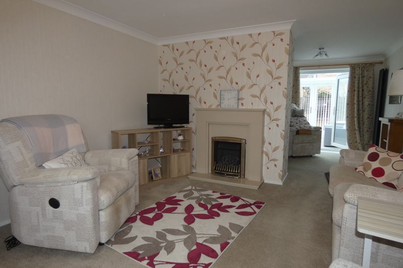 Lounge/Diner into Conservatory- click for photo gallery